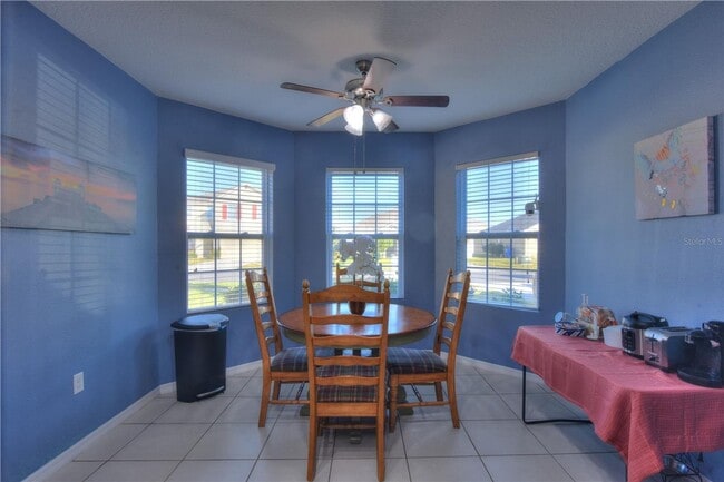 Building Photo - 3/2 Single Family Home located in a quiet ...