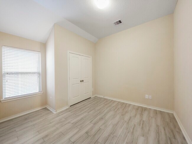 Building Photo - 1519 Spencer Glen Ln