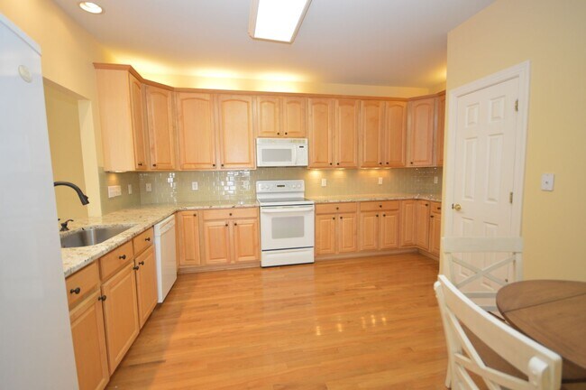 Building Photo - 114 Prestonian Pl