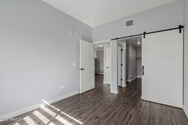 Building Photo - 475 N 9th St