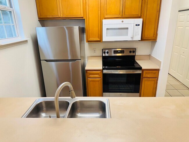 Building Photo - 924 Ashburn Dr