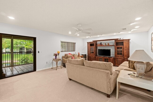 Building Photo - 46 Stratford Ln W