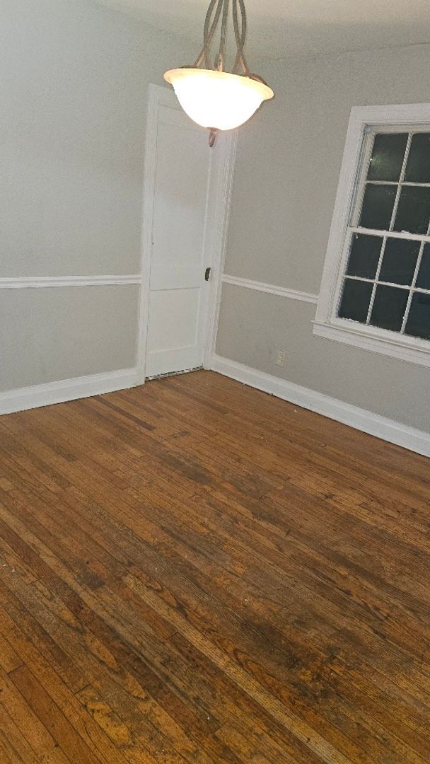 Building Photo - 3 bed 2 bath Home for rent