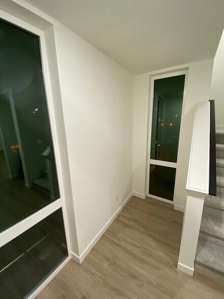 Building Photo - 2609 S Judkins St