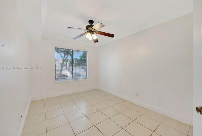 Building Photo - 10630 SW 157th Ct
