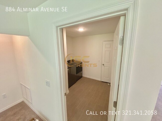 Building Photo - 884 Alminar Ave SE