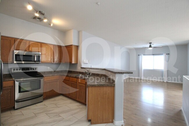 Building Photo - 525 N Miller Rd