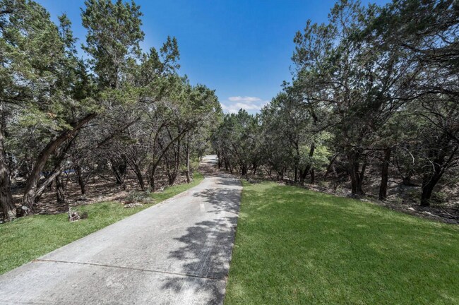 Building Photo - 1255 Songbird Dr