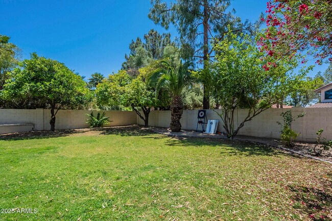Building Photo - Long Term Luxury Furnished Rental, also av...