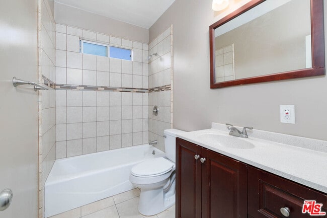 Building Photo - 5633 Cedarglen Dr