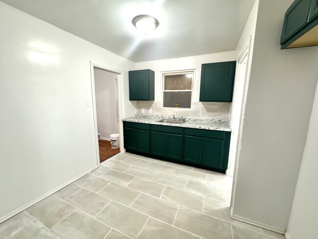 Building Photo - 9219 McKinney St