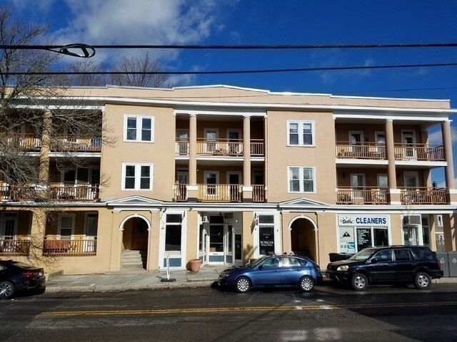 Building Photo - 375 Walden St