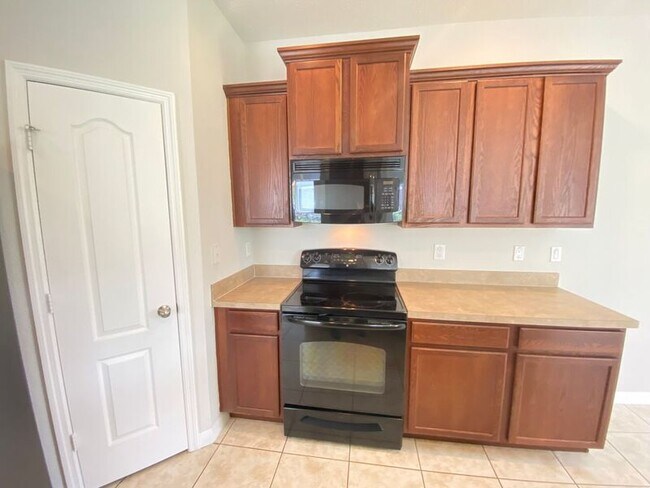 Building Photo - 6610 S Goldenrod Rd