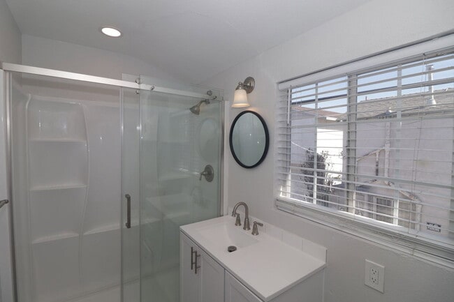 Building Photo - 4239 Swift Ave