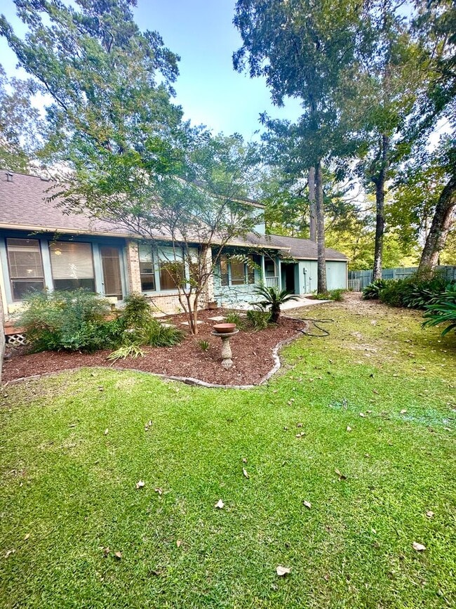 Building Photo - White Oak Common 3BR 2 1/2BA