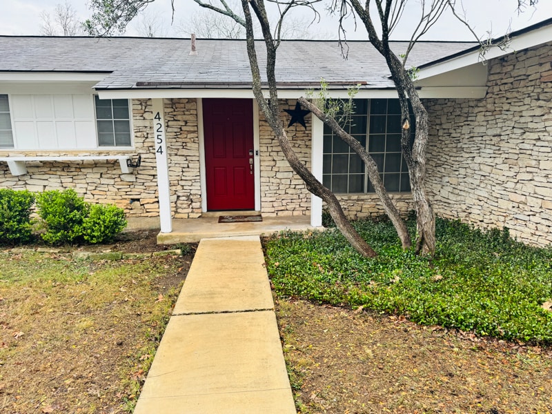 Building Photo - 4254 Desert View Dr