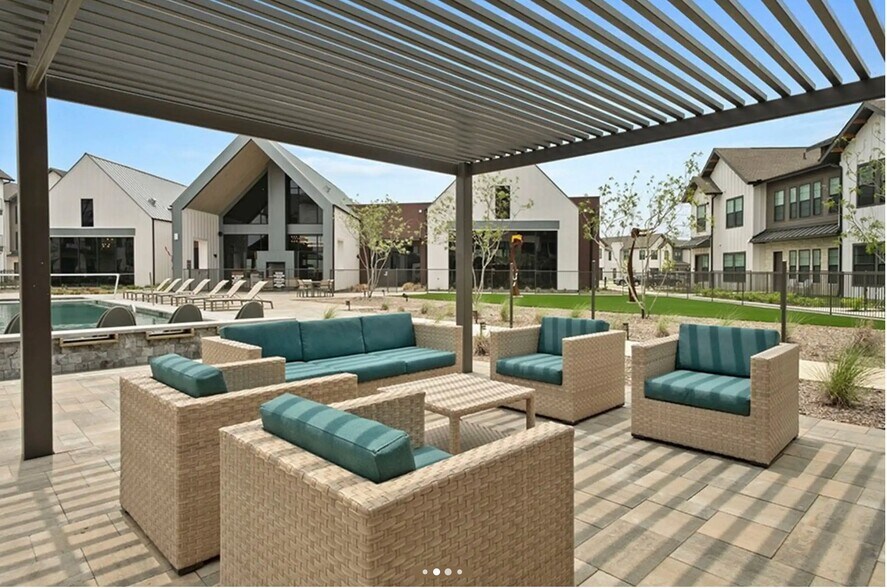Building Photo - 8200 Glenn Day Dr