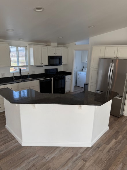 Building Photo - 14621 16th Ave