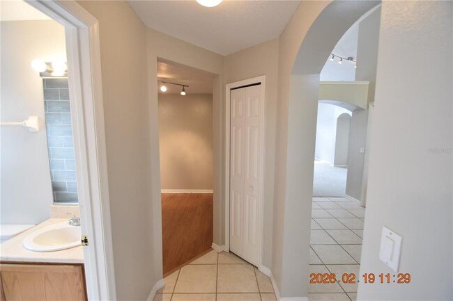 Building Photo - 2521 Clareside Dr