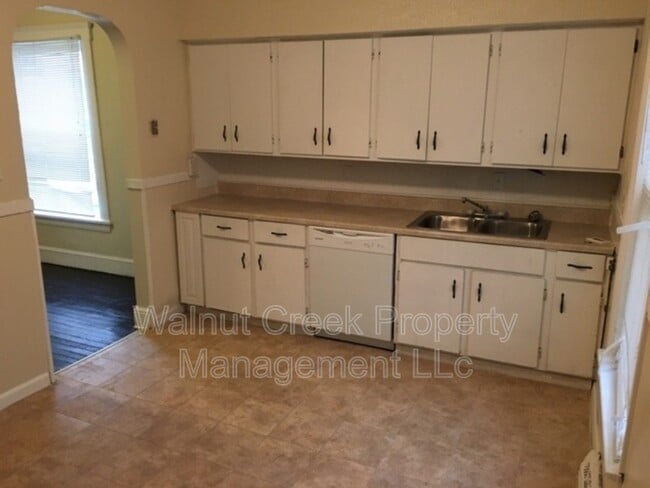Building Photo - 1280-1280 Marlowe Ave