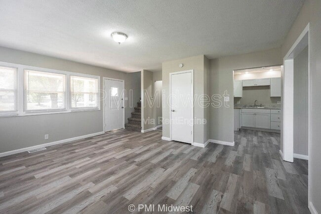 Building Photo - 6276 Eastgate Ave