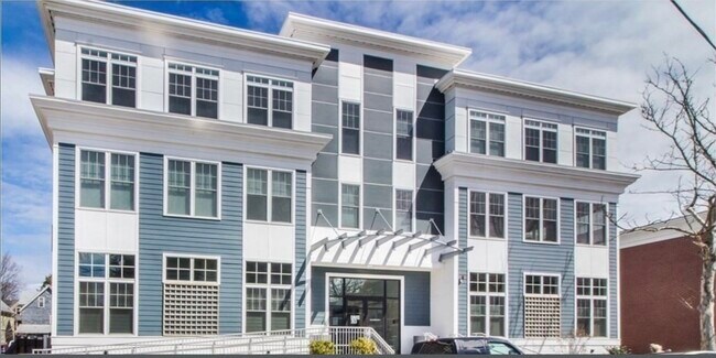 Building Photo - 353 Summer St