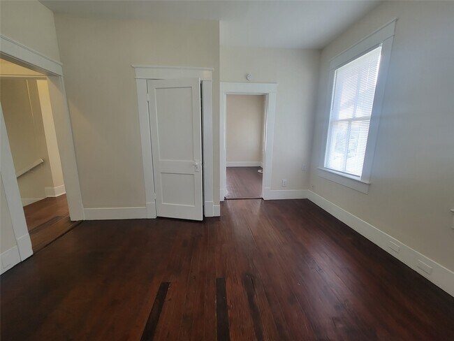 Building Photo - 2221 35th St