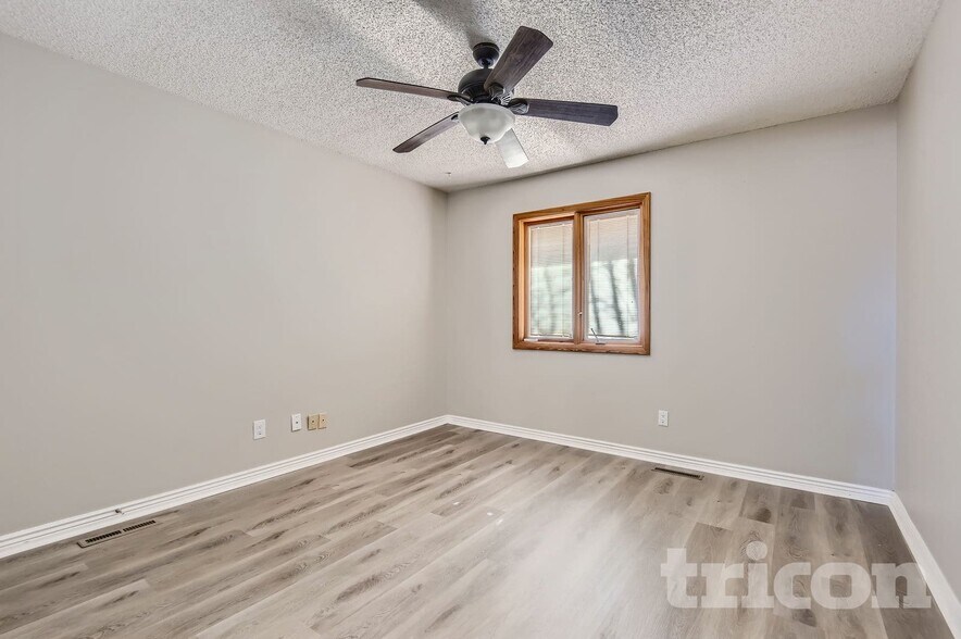 Building Photo - 7681 E Easter Pl