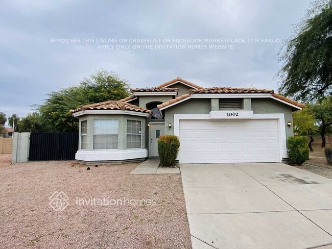 Building Photo - 1002 W Chicago Ct