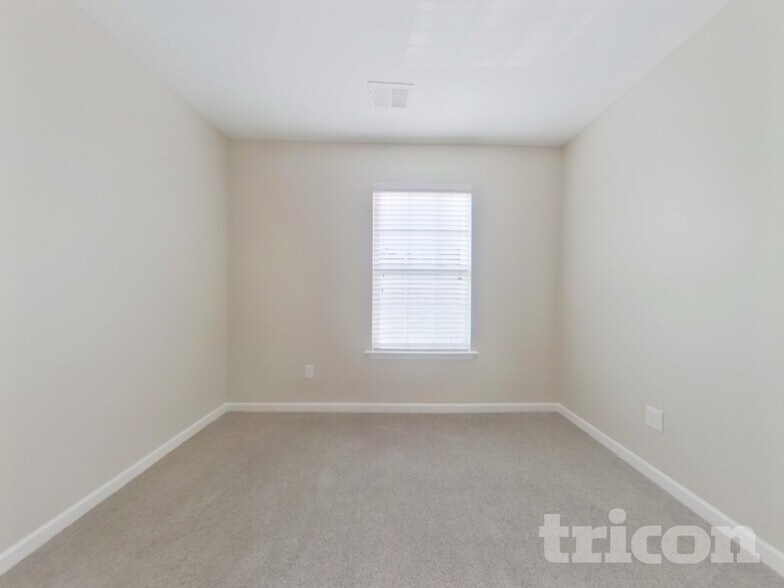 Building Photo - 377 Longfellows Ln