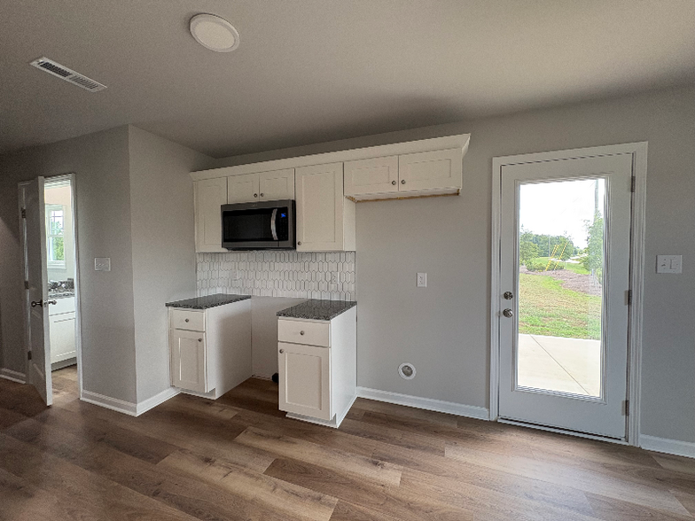 Building Photo - 16 Shiloh Dr