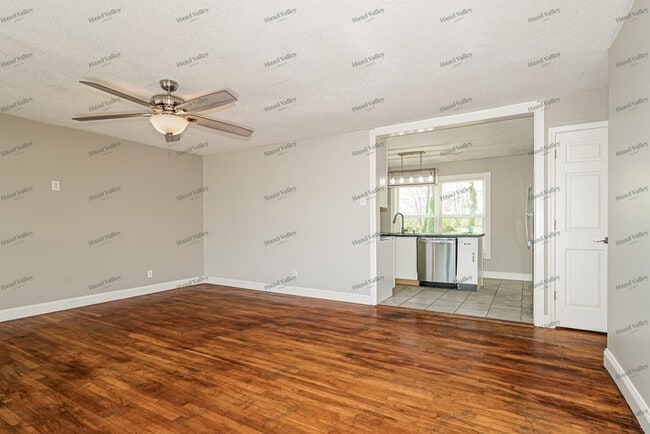 Building Photo - 1851 Longford Dr