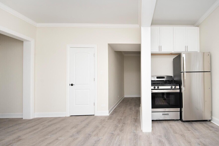 Building Photo - 329 Kedzie St