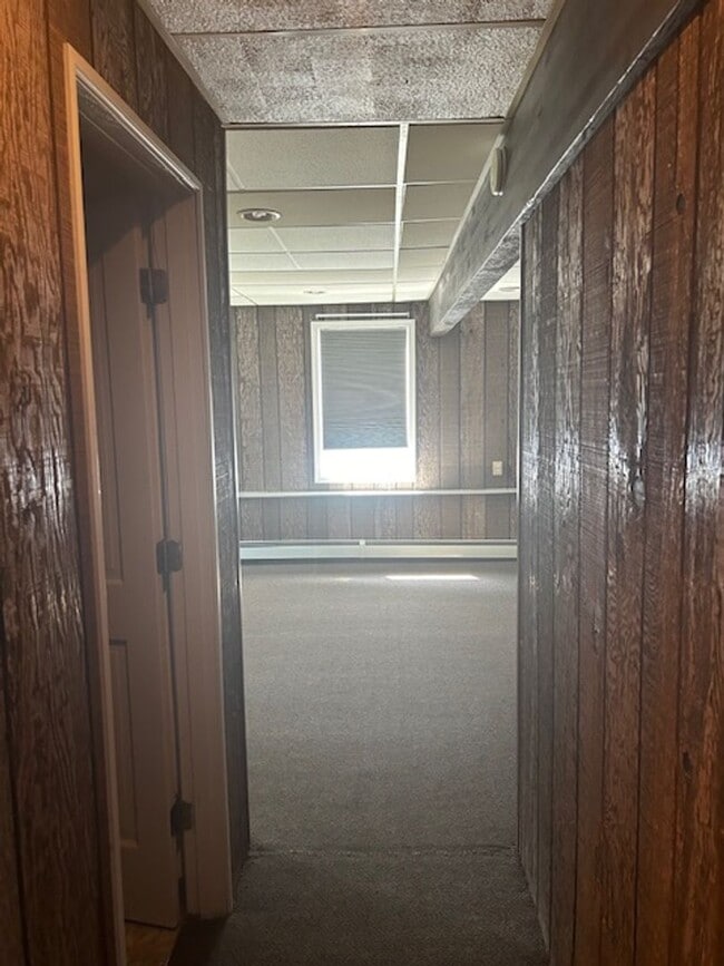 Building Photo - 2262 square foot 4/2.5/2 home