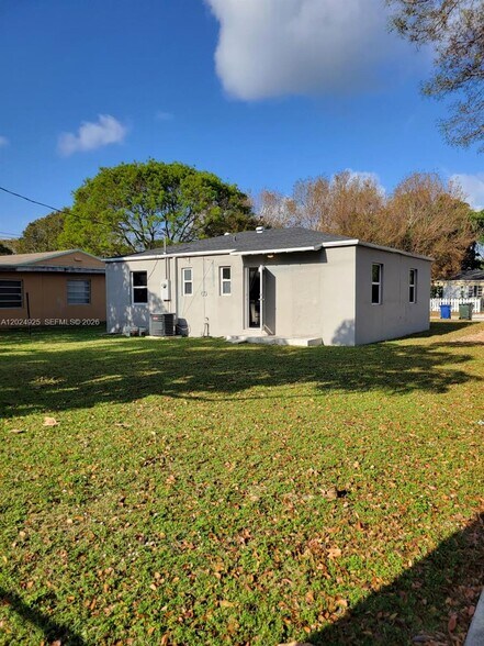 Building Photo - 6401 SW 58th Ave