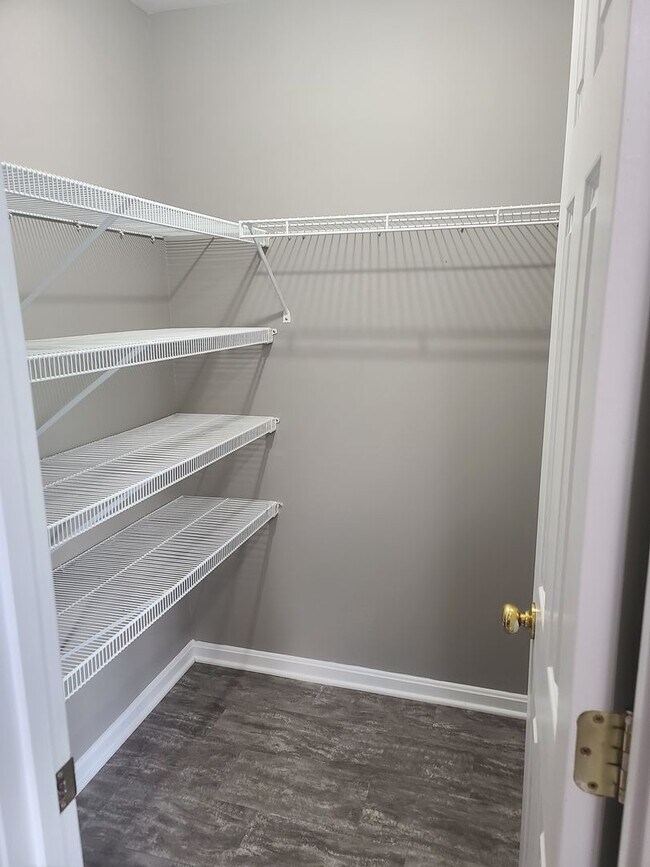 Building Photo - 3 Bedroom Townhouse for Rent in Waynesboro!