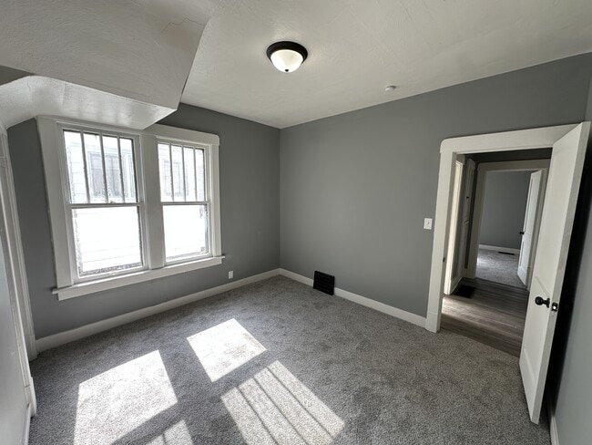 Building Photo - 502 E McClure Ave