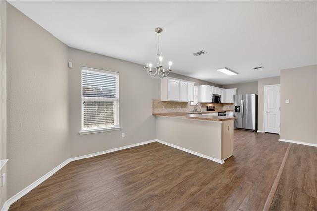 Building Photo - 3304 Glenmore Dr