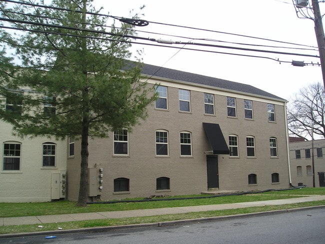 148 - 152 Wayne Pl SE - 148-152 Wayne Pl SE