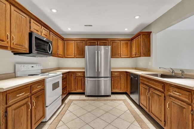 Building Photo - 3064 Igou Crossing Dr