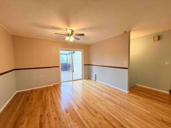 Building Photo - 4242 Briggs Ave