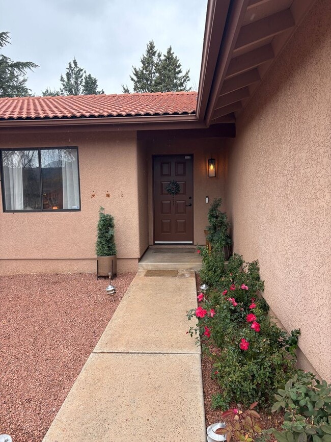 Building Photo - 1-Year Long-Term Rental