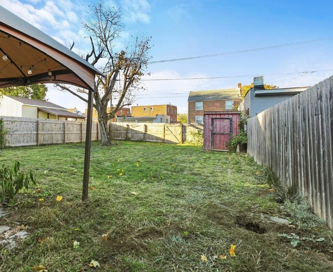 Building Photo - Charming 2 Bedroom, 1 Bath Home in West York Schools!!