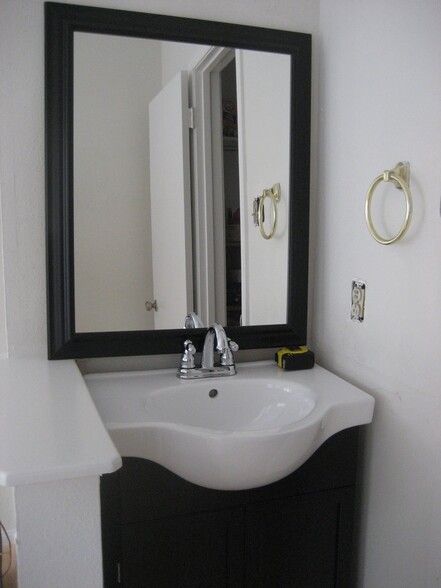 Vanity Sink in large bedroom - 3115 Tom Green St