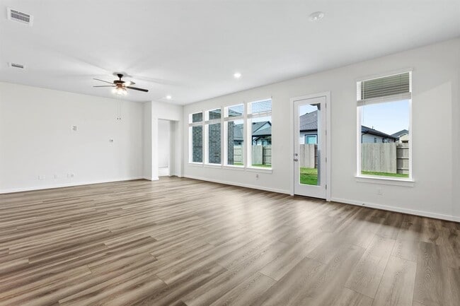 Building Photo - 150 Samuel Blair Pass