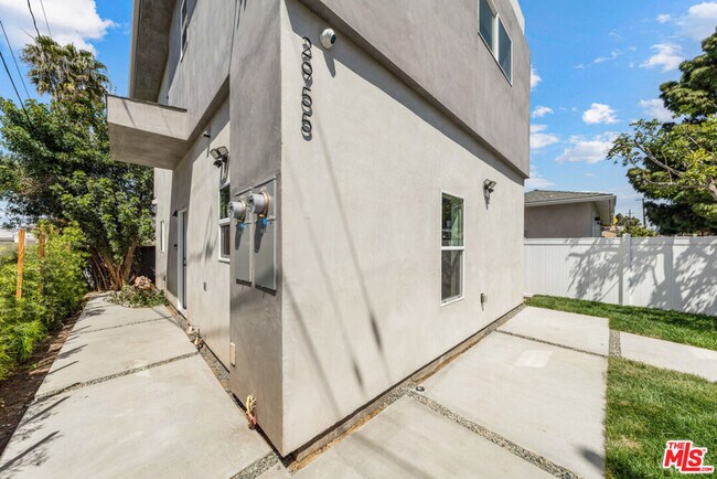 Building Photo - 2955 Midvale Ave