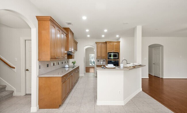 Building Photo - 4119 Pembrooke Way Dr