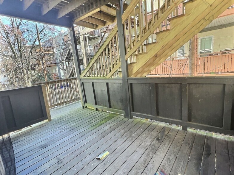 Building Photo - 255 Paris St