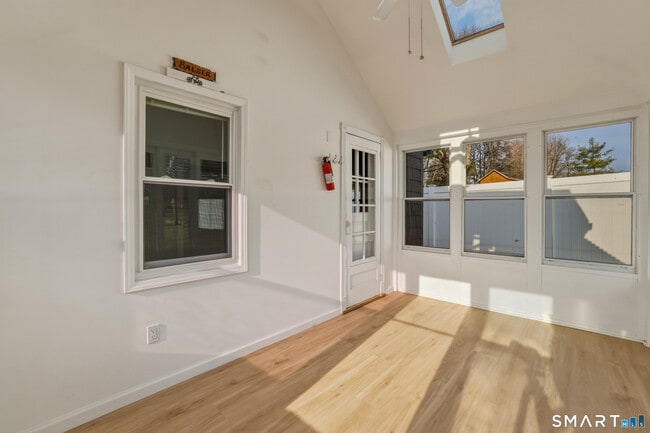 Building Photo - 140 Camp Ave