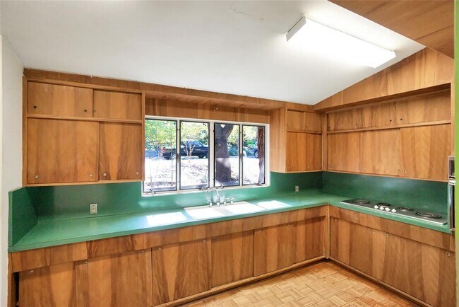 Building Photo - 1806 Alta Vista Ave